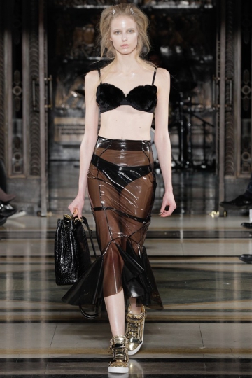 Quirine Engel shows London Fall 2014 Pinghe