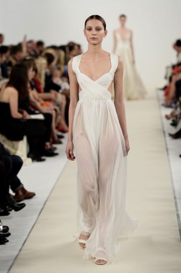 Romy Schönberger opened Valentino’s Exclusive Haute Couture Collection Unveiled in New York Valentino