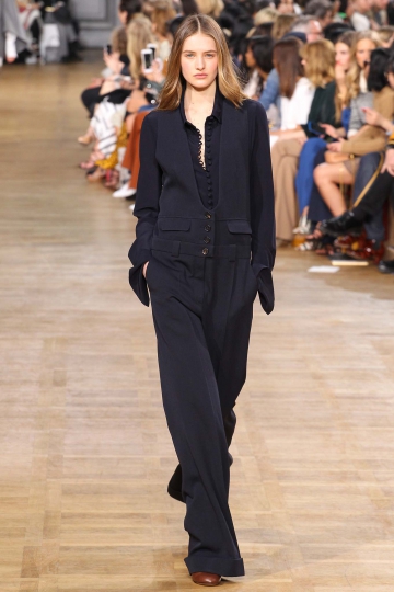 Sanne Vloet shows Parijs Fall 2015 Chlo&eacute;