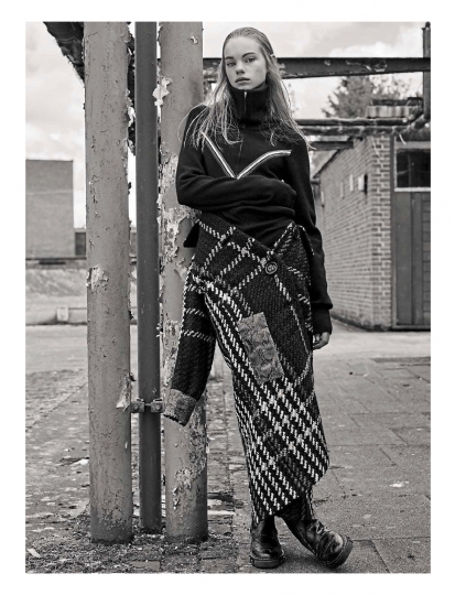 Estella Boersma for Vogue Italy August 2015 photographer Karim Sadli, Stylist Joe McKenna, Make-up Christelle Cocquet, Hair Anthony Turner 