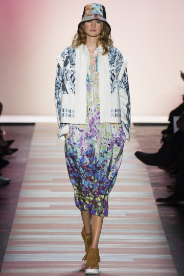 Sanne Vloet shows New York Spring Summer 2016 BCBG