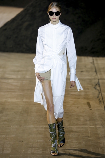 Sanne Vloet shows New York Spring Summer 2016 Phillip Lim