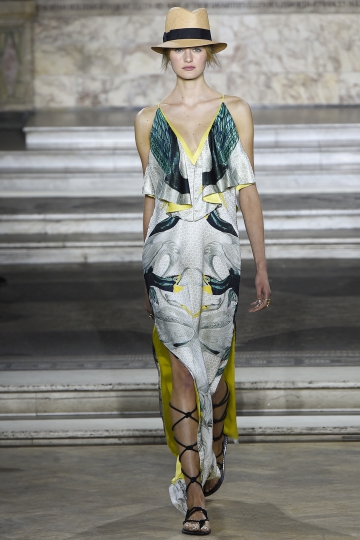 Sanne Vloet shows London Spring Summer 2016 Temperley