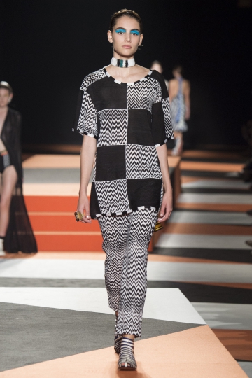 Romy Schönberger shows Milan Spring Summer 2016 Missoni