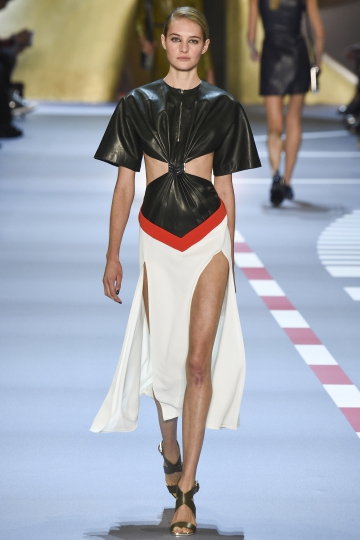 Sanne Vloet shows Paris Spring Summer 2016 Mugler