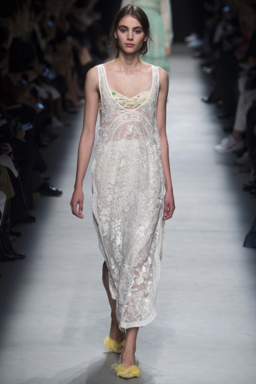 Romy Schönberger shows Paris Spring Summer 2016 Rochas