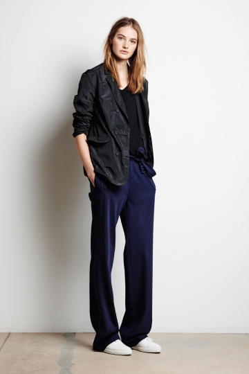 Sanne Vloet for Tomas Maier Pre-Fall 2016 