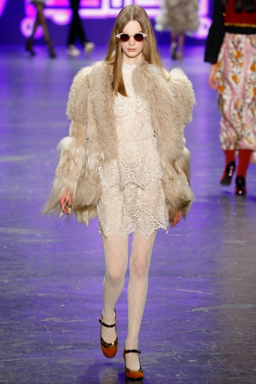 Estella Boersma shows NY Fall 2016 Anna Sui