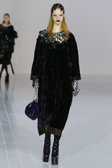 Estella Boersma shows NY Fall 2016 Marc Jacobs