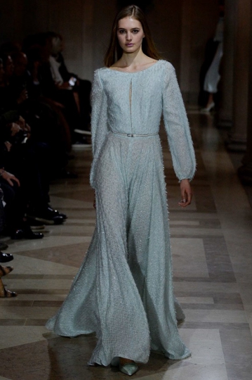 Sanne Vloet shows NY Fall 2016 Carolina Herrera