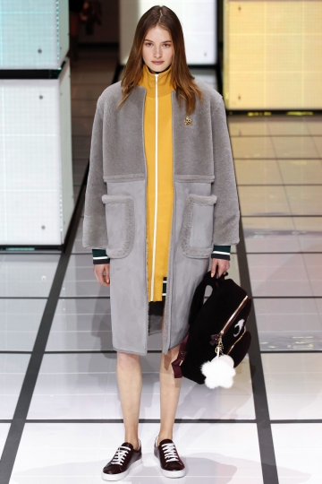 Sanne Vloet shows London Fall 2016 Anya Hindmarch 