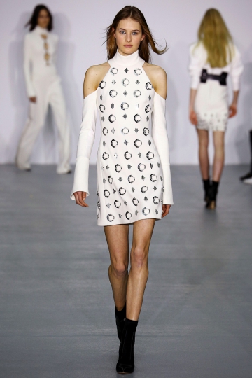 Sanne Vloet shows London Fall 2016 David Koma