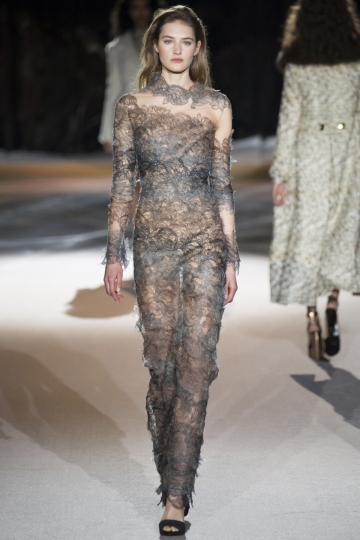 Sanne Vloet shows Milan Fall 2016 Ermanno Scervino