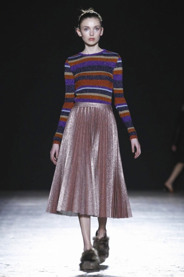 Jacobien van der Kleij shows Milan Fall 2016 Cristiano Burani