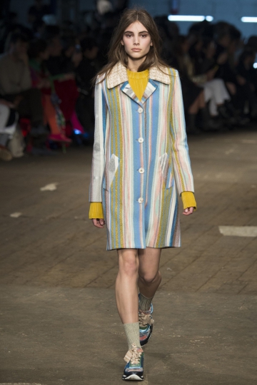 Romy Schönberger shows Milan Fall 2016 Missoni