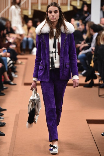 Romy Schönberger shows Milan Fall 2016 Tods