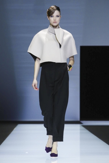Quirine Engel shows Milan Fall 2016 Emporio Armani