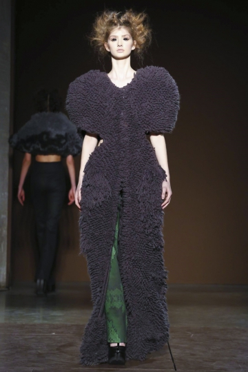 Eva Boeijinga  shows Parijs Fall 2016 Dorhout Mees