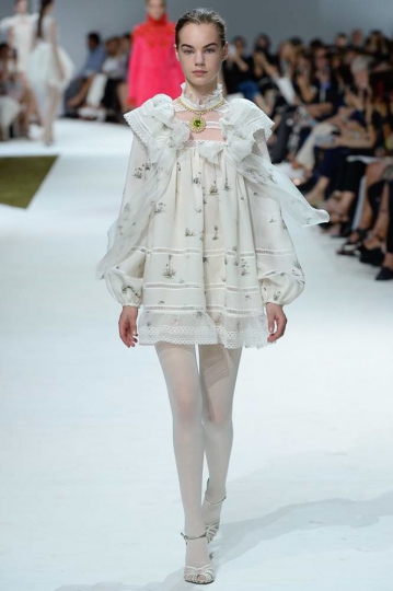 Estella Boersma Couture shows Fall 2016 Paris Giambattista Valli