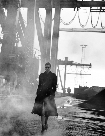 Elisa Hupkes first major story for Dutch Vogue October 2016, photographer Peter Lindbergh, stylist Julia von Boehm, hair Odile Gilbert and make-up Aude Gill 