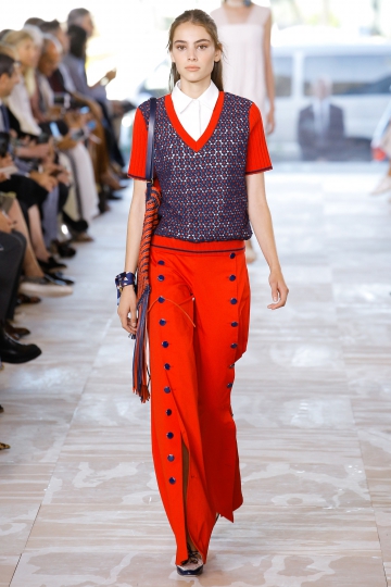 Romy Schönberger shows NY Spring 2017 Tory  Burch