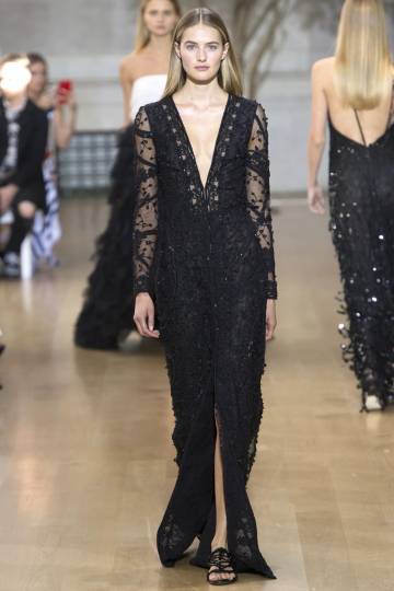 Sanne Vloet Shows NY Spring 2017 Oscar de la Renta