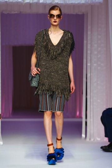 Veerle Verboom shows Milan Spring 2017 Marco De Vincenzo