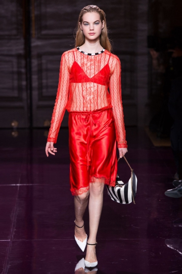 Estella Boersma shows Paris Spring 2017 Nina Ricci