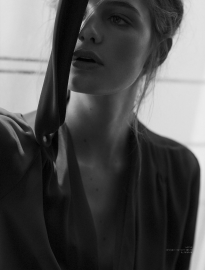 Sanne Vloet for Monrowe Magazine January 2017 photographer Diego Uchitel, stylist Liz Mclean 