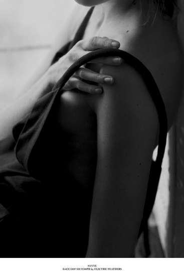 Sanne Vloet for Monrowe Magazine January 2017 photographer Diego Uchitel, stylist Liz Mclean 