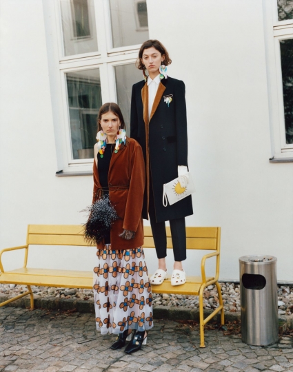 Lais van Niel for Christopher Kane Pre-Fall 2017 