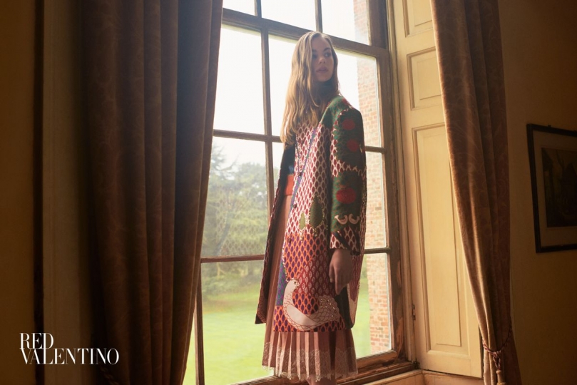 Estella Boersma for Valentino Red Pre-Spring summer collection Valentin Red, photographer Sarah Blais 