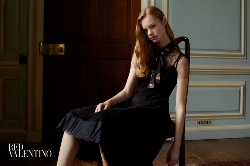 Estella Boersma for Valentino Red Pre-Spring summer collection Valentin Red, photographer Sarah Blais 