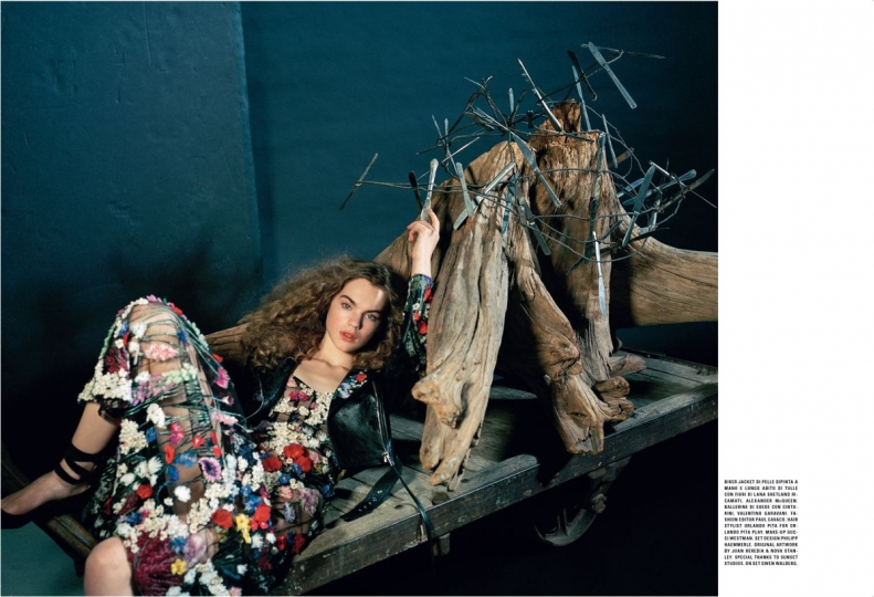 Stunning Estella’s 2th cover in 2017! Vogue Italia January 2017, photographer Bruce Weber, stylist Paul Cavaco, make-up Gucci Westman and hair Orlando Pita 