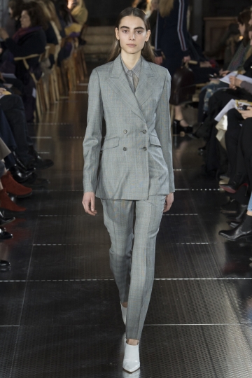 Romy Schönberger for shows Fall/Winter NY 2017 Gabriele Hearst 