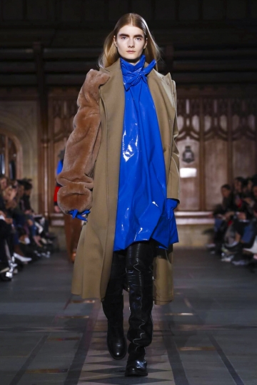 Veerle Verboom shows  FW 2017 Londen Toga