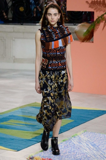 Romy Schönberger shows FW 2017 Londen Peter Pilotto