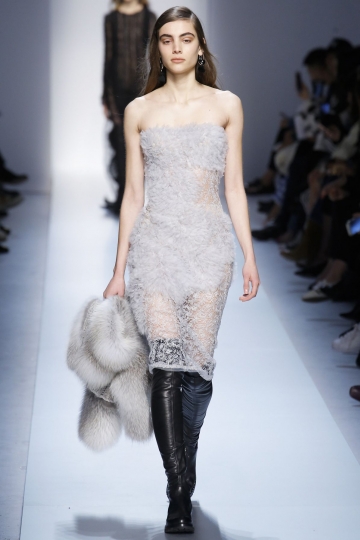 Romy Schönberger shows FW 2017 Milaan Ermano Scervino