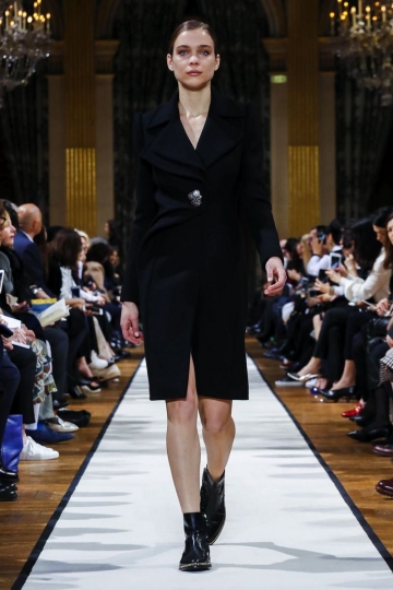 Kim Noorda show Paris FW 2017 Lanvin