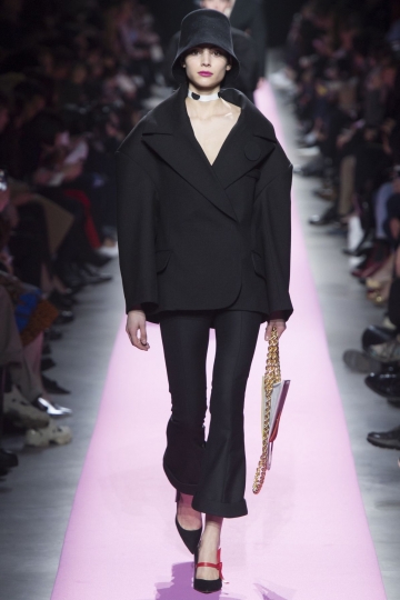 Romy Schönberger shows Paris FW 2017 Jacquemus