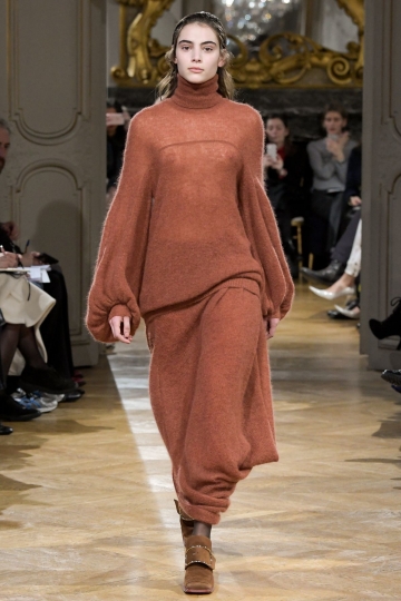 Romy Schönberger shows Paris FW 2017 John Galliano