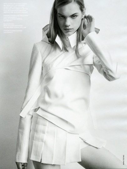 Estella Boersma for Dutch Vogue April 2017, photographer Mario Testino, Styling Joe Mckenna, make-up Val Garland, hair Christiaan 