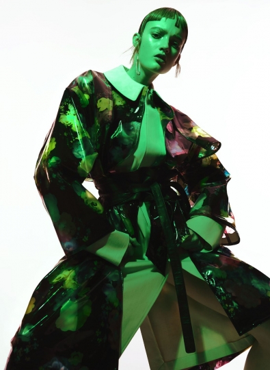 Roos van Eendenburg for Offblackmagazine, photographer Tim Verhallen, styling Alex van der Steen, Hair Magdalena Loza, Make-up Anita Jolles. 