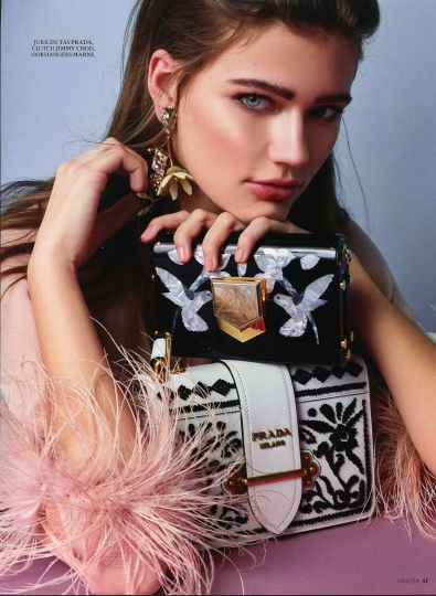 Sophie van Voskuilen for Dutch Grazia April 2017, photographer Martin Sweer, stylinst Anna Sokolowska, hair & make-up Ingrid van Hemert 