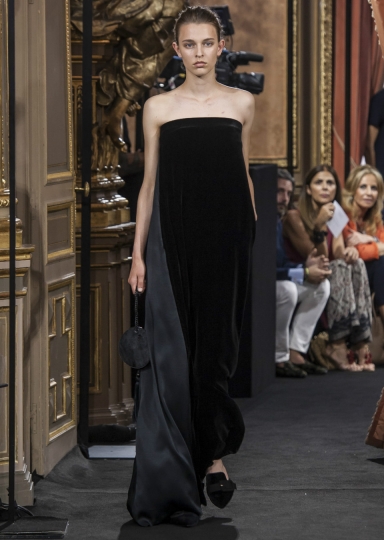 Merel Zoet show Massimo Dutti FW 2017 