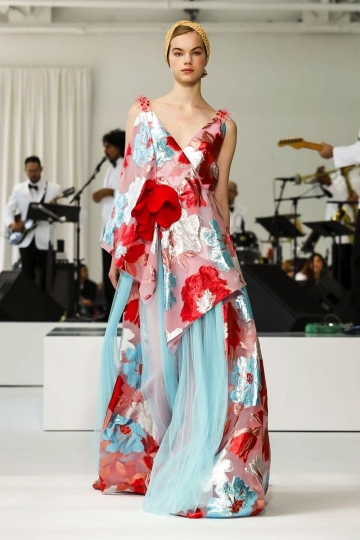 Estella Boers shows in NY SS 2018 Delpozo