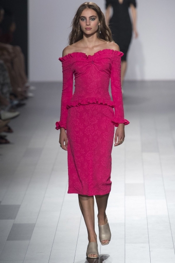 Romy Schönberger shows NY SS 2018 Tadashi Shoji