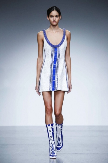 Nikki Vonsee shows London SS 2018 David Koma