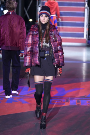 Romy Schönberger show Tommy Hilfiger Ready-to-Wear Fall 2017 