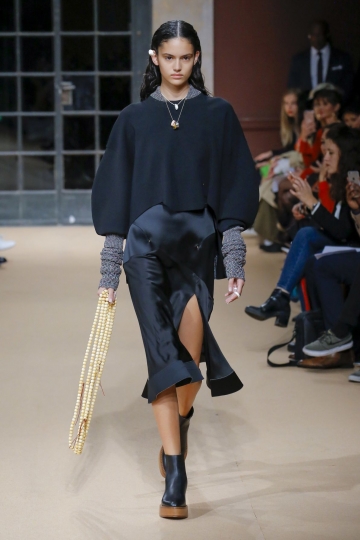 Nikki Vonsee shows Paris SS 2018 Estaban Cortazar 